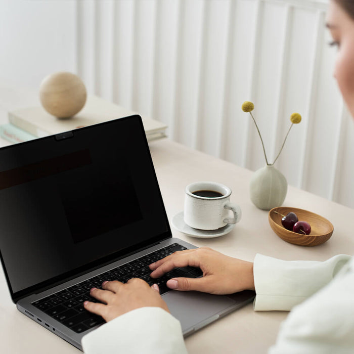 Privacy Screen Protector for Macbook Pro 14" - Storageble Protector